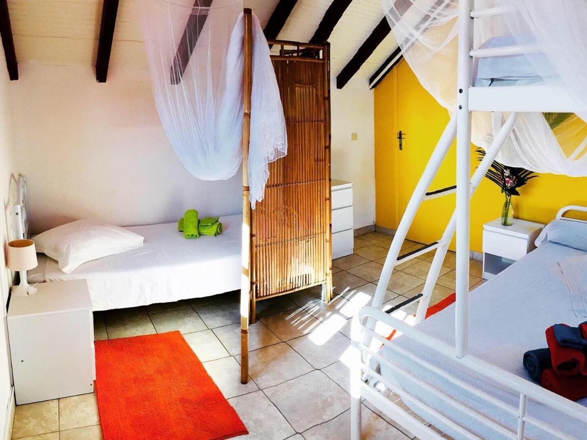Bed and Breakfast Soleil là Terre-de-Bas Esterno foto